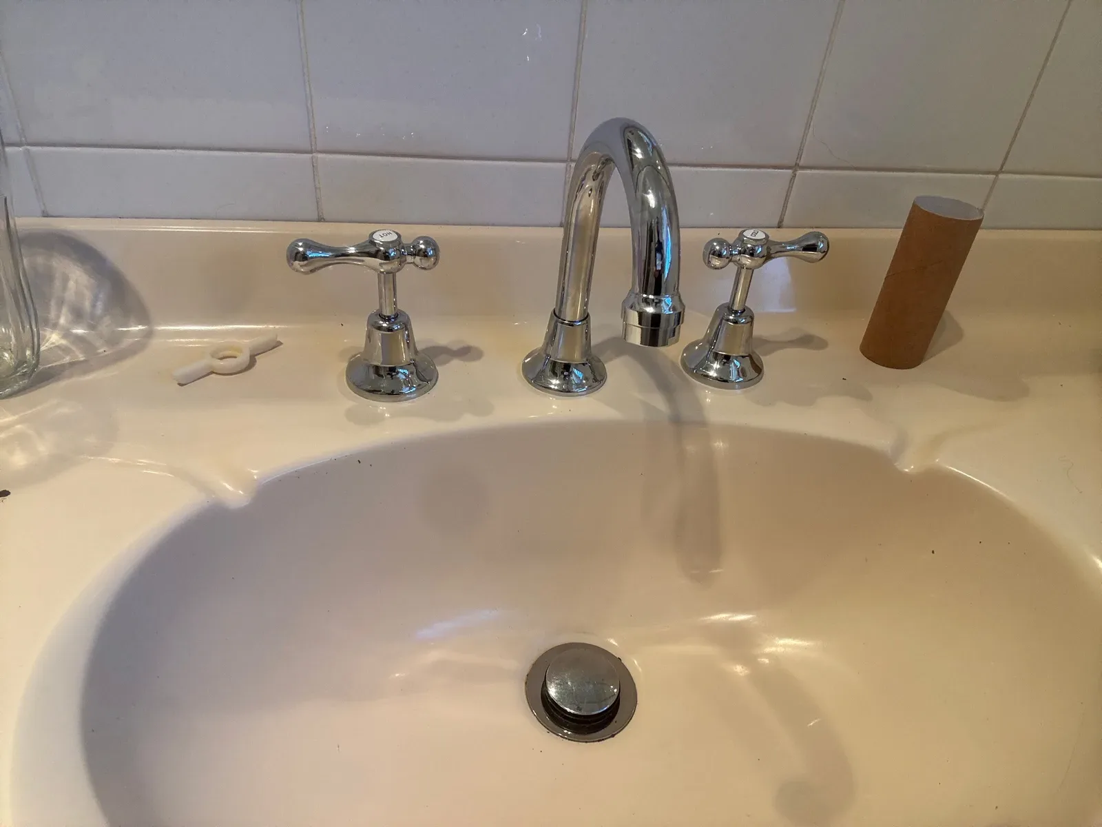 Tap spindle and seat being serviced by a Mr Splash plumber