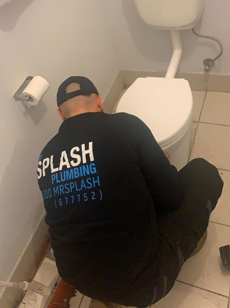 Unblock toilet drain